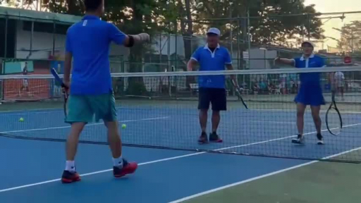 Video: 200 vận động viên tham gia giải tennis giao lưu kết nối bạn bè mừng Xuân Quý Mão 2023