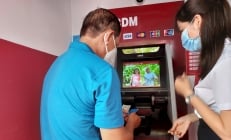 Khai trương máy ATM đa chức năng đầu tiên ở Sóc Trăng