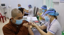 Công an TP Cần Thơ tổ chức tiêm vắc xin cho chức sắc, chức việc, người có uy tín các tôn giáo