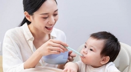 Tại sao trẻ em nên được cho ăn sữa chua đều đặn?
