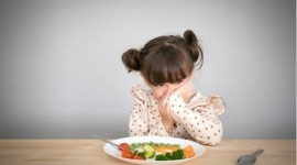 Cần chăm sóc như thế nào khi trẻ bị biếng ăn?