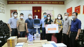 Ủy ban Mặt trận Tổ quốc Việt Nam TP Cần Thơ tiếp nhận trang thiết bị y tế