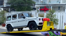 Đại gia Cần Thơ tậu Mercedes-AMG G 63 nội thất Hermes tặng vợ: Trong garage còn có chiếc Lamborghini Huracan độc nhất Việt Nam