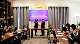 Thư viện Quốc gia Việt Nam trao tặng sách cho Trung tâm Tư liệu – Thư viện Tòa án nhân dân tối cao