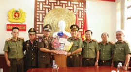 Bộ Tư lệnh Cảnh vệ Quân đội Hoàng gia Campuchia thăm, chúc Tết Công an tỉnh An Giang