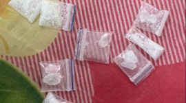 An Giang: Bắt quả tang đối tượng tàng trữ trái phép 8 bọc ma túy
