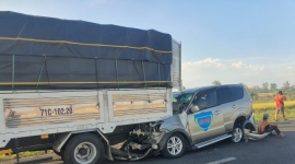 Hàng chục xe tải, ô tô tông liên hoàn trên cao tốc Lộ Tẻ - Rạch Sỏi vì khói đốt đồng