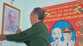 Cà Mau: Lưu giữ nét văn hóa khi treo ảnh và thờ Bác Hồ