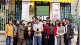 Gia đình Việt Nam tuổi 27 căng tràn sức trẻ