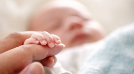 Liên tiếp 2 trẻ đột tử khi ngủ: Bác sĩ cảnh báo thói quen gây hại của nhiều cha mẹ