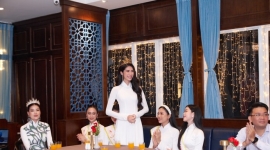 Hoa khôi Nam Bộ 2022 cao 1,8m đẹp dịu dàng trong tà áo dài trắng