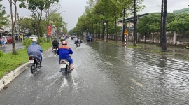 Kiên Giang: Mưa kéo dài, nhiều tuyến đường tại Rạch Giá ngập nặng