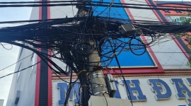Cần Thơ: Phường Hưng Lợi yêu cầu cải tạo hệ thống dây điện trên tuyến phố đêm Lê Bình