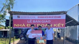 Kiên Giang: Bàn giao 5 căn nhà cho người nghèo dịp Tết Quân dân năm 2024