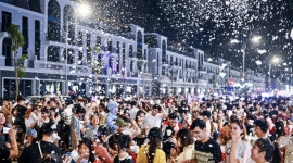 Sắc màu Noel lung linh trong chuỗi sự kiện lễ hội quy mô ở Long An