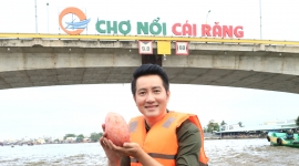 Cùng ca sĩ Nguyễn Phi Hùng trải nghiệm Chợ nổi Cái Răng