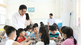 Cần Thơ: Giám đốc Sở Giáo dục thăm các điểm trường tổ chức bán trú