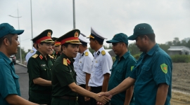 Trung tướng Nguyễn Doãn Anh kiểm tra hoạt động Hải đội Dân quân Thường trực, Bộ CHQS tỉnh Kiên Giang