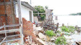 Video: Sạt lở 10 căn nhà, thiệt hại hơn 10 tỉ đồng tại Cần Thơ