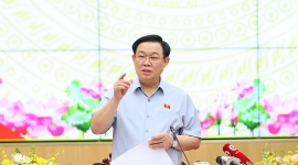 Chủ tịch Quốc hội Vương Đình Huệ làm việc với Ban Thường vụ Thành ủy Cần Thơ
