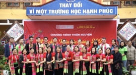 Video: Tạp chí Gia đình Việt Nam vượt hơn 200km mang Tết yêu thương đến với người nghèo Yên Bái