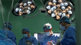 Cắt bỏ khối u nặng gần 1kg cho nữ bệnh nhân 57 tuổi ở Bạc Liêu