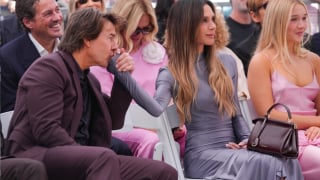 Victoria Beckham gây tranh cãi với khoảnh khắc để Tom Cruise hôn tay khi chồng không ở cạnh