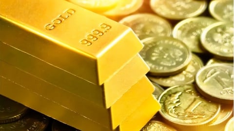 Giá vàng đã tăng gấp ba lần trong thập kỷ qua! Các ngân hàng trung ương trên toàn thế giới đang điên cuồng tích trữ vàng; liệu đây có phải là thời điểm tốt để người dân bình thường tham gia?