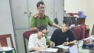 Công an dẫn giải vợ ‘siêu lừa’ Mr Hunter về Việt Nam phục vụ điều tra