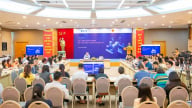 Xây dựng Luật Thương mại điện tử: Lấn cấn trách nhiệm của mạng xã hội