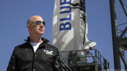Jeff Bezos có thực sự bay lên rìa vũ trụ?
