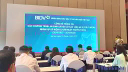 BIDV trao tặng 65 xe cứu thương cho các cơ sở y tế trên cả nước