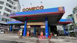 Thực hư nhiều cây xăng TP.HCM 'găm' hàng