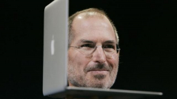 Ngày này 15 năm trước, Steve Jobs đã thay đổi tương lai của laptop