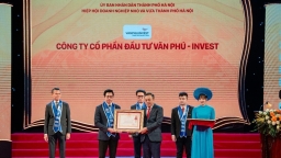 Văn Phú - Invest đón nhận Huân chương lao động hạng Ba