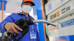 Thủ tướng yêu cầu tuyệt đối không để thiếu hụt xăng dầu dịp Tết Nguyên đán Giáp Thìn 2024