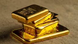 Đà tăng nóng của vàng, USD và cách ứng xử của Việt Nam