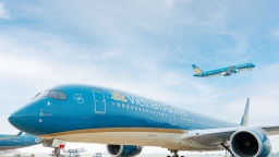 Vì sao cổ phiếu Vietnam Airlines không bị huỷ niêm yết?