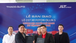 THACO AUTO bàn giao lô 237 xe tải Foton Ollin cho J&T Express Việt Nam