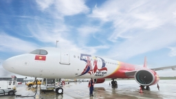 Airbus và Vietjet bàn giao tàu bay mới mang hình ảnh kỷ niệm 50 năm quan hệ ngoại giao Việt Nam - Pháp