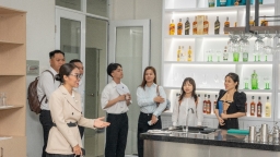 Hotel Academy Việt Nam khai giảng lớp Quản trị Khách sạn và trao học bổng toàn phần VET by EHL 