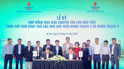 PV GAS và PV Power ký hợp đồng mua bán chuyến tàu LNG 