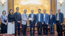 Huế muốn hợp tác với Tập đoàn Fast Retailing để phát triển ngành Dệt may