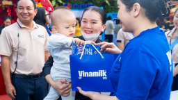 Vinamilk trao hơn 71.000 sản phẩm dinh dưỡng đến trẻ em, cộng đồng trước thềm năm mới Ất Tỵ