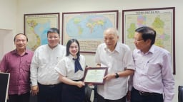 VAFIE trao chứng nhận hội viên mới