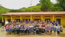 Dự án THE INCREDIBLES PROJECT trao quà cho học sinh người Mông tại Sơn La