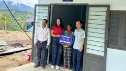 Tạp chí Nhà đầu tư trao nhà tình nghĩa cho bà Hồ Thị Nhời