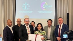 Ra mắt hai công ty hỗ trợ kết nối doanh nghiệp trong và ngoài nước.