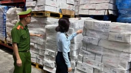 Hà Nội liên tiếp phát hiện thực phẩm không rõ nguồn gốc, hết hạn sử dụng