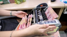 Hai ngân hàng chuẩn bị chào sàn HoSE